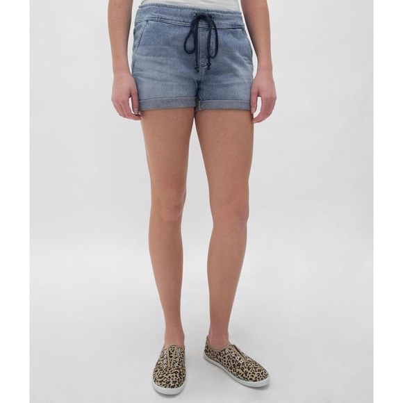 Big Star Vintage | Nirvana Boyfriend Short - Picture 9 of 15